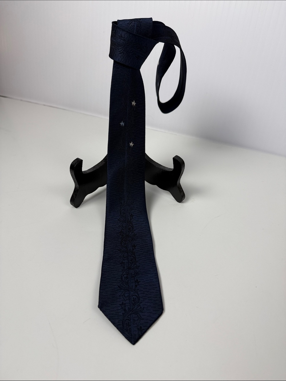 Classic Men's Navy Blue Patterned Tie
